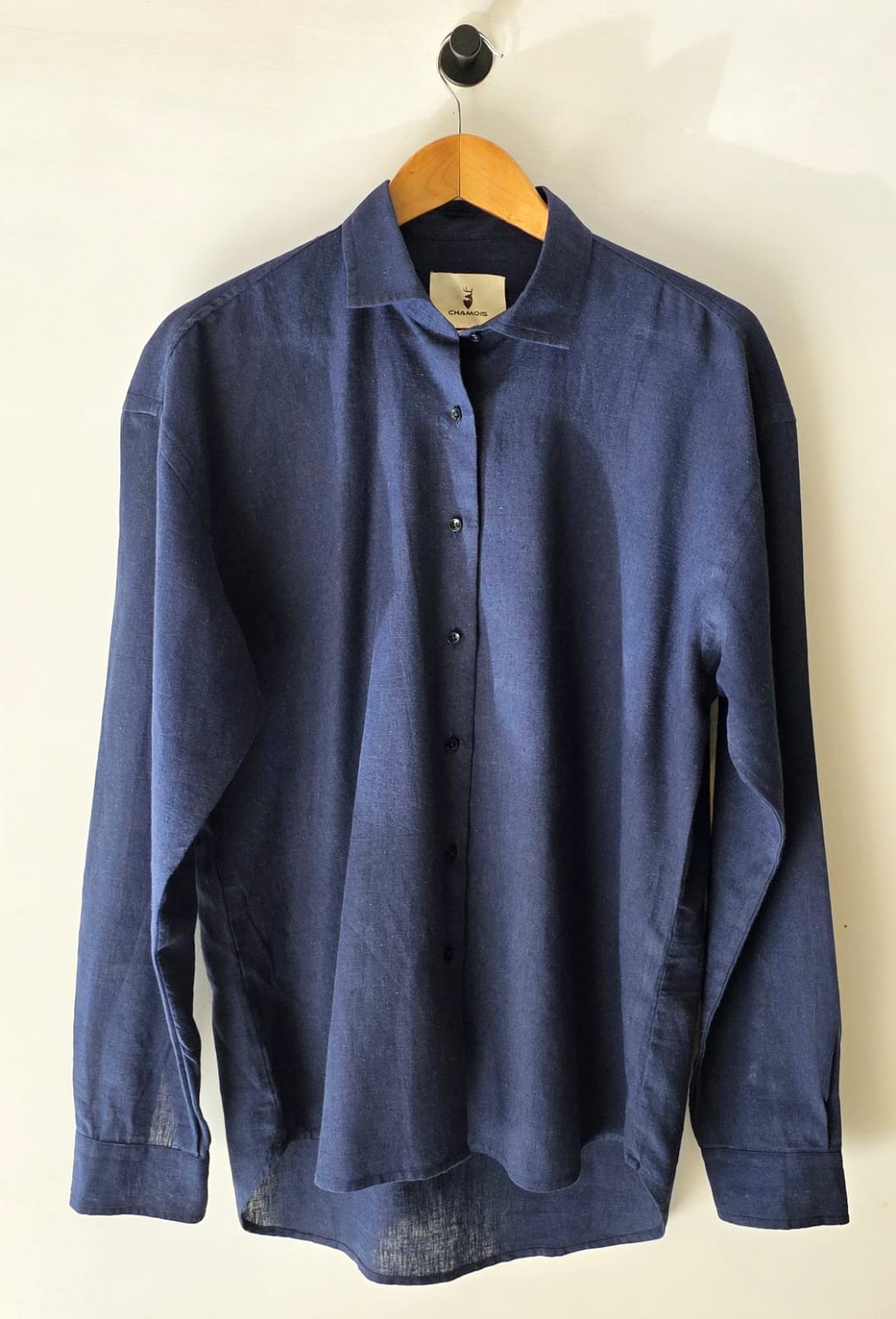 Women’s linen regular collar shirt by Chamois in breathable summer fabric